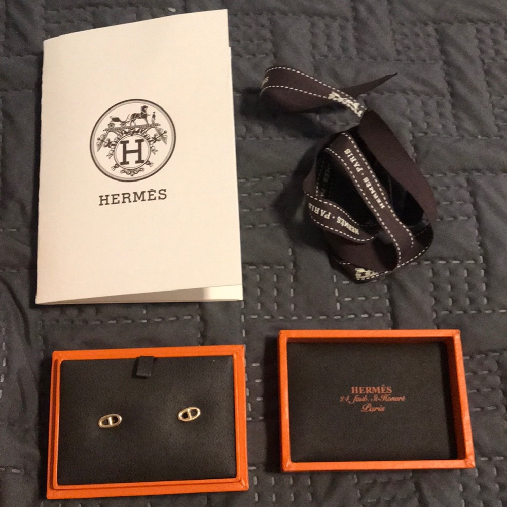 Hermès earrings, now, and bag!
